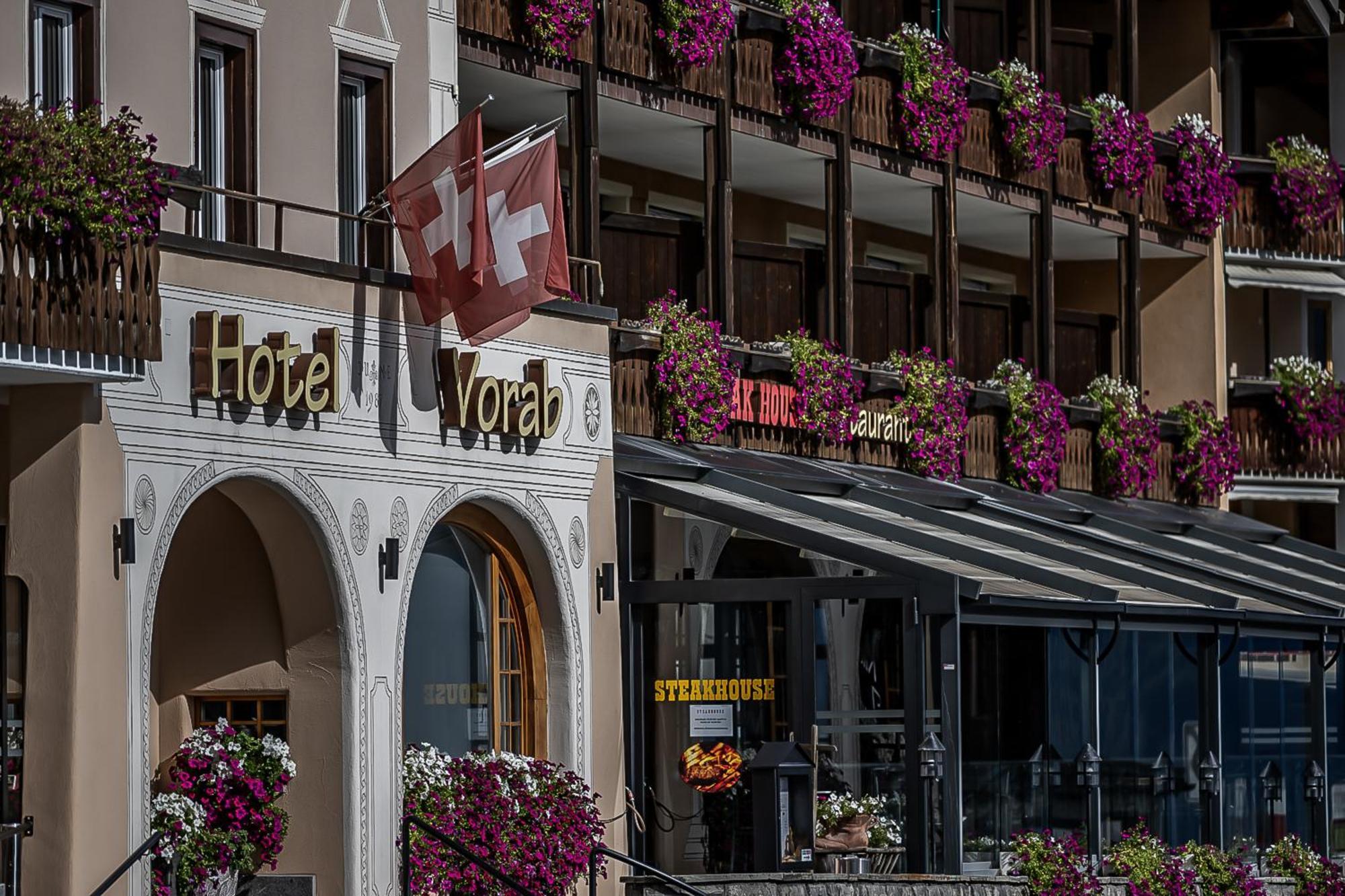 Hotel Vorab - Kulinarische Vielfalt Flims Exterior foto